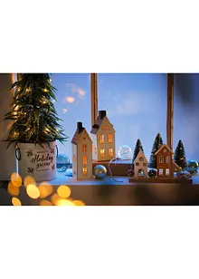 Prydnadshus med LED-belysning och granar, bonprix Prydnadshus med LED-belysning och granar, bonprix
