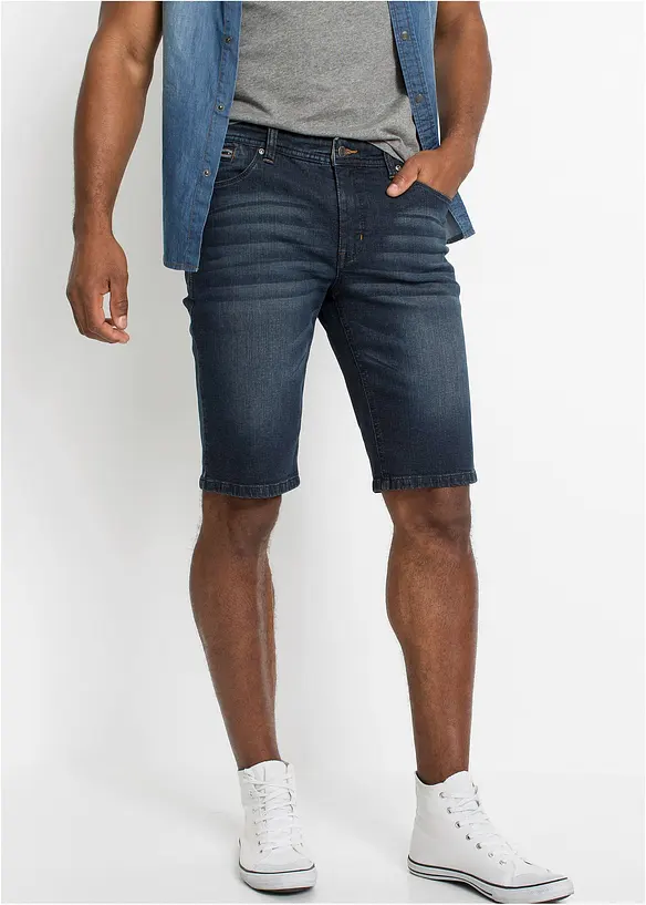 Stretchiga jeansshorts, smal passform, bonprix