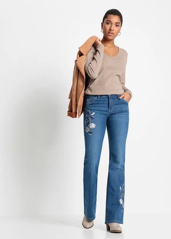 Vida jeans med blombroderi, bonprix