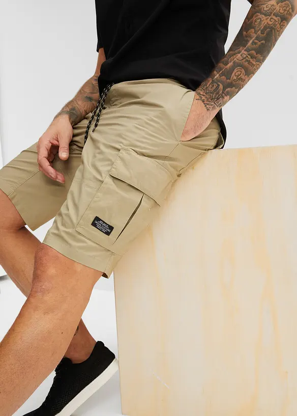 Dra på-shorts i cargomodell, Regular Fit, bonprix