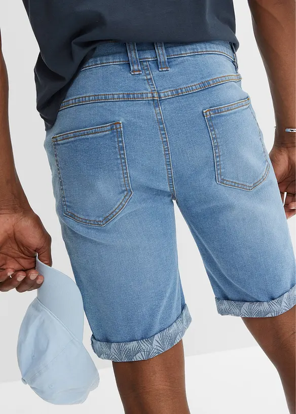 Stretchiga jeansshorts, normal passform, bonprix
