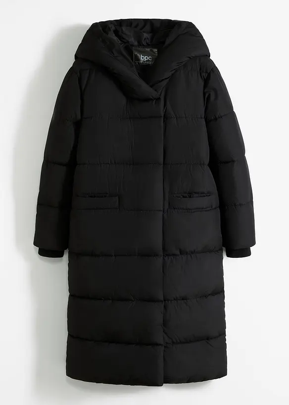 Vadderad oversizekappa med huva, gjord av återvunnen polyester, bonprix