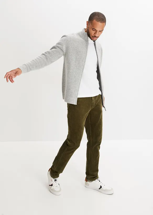 Stretchig manchesterbyxa med bekvämt snitt, Slim Fit, bonprix