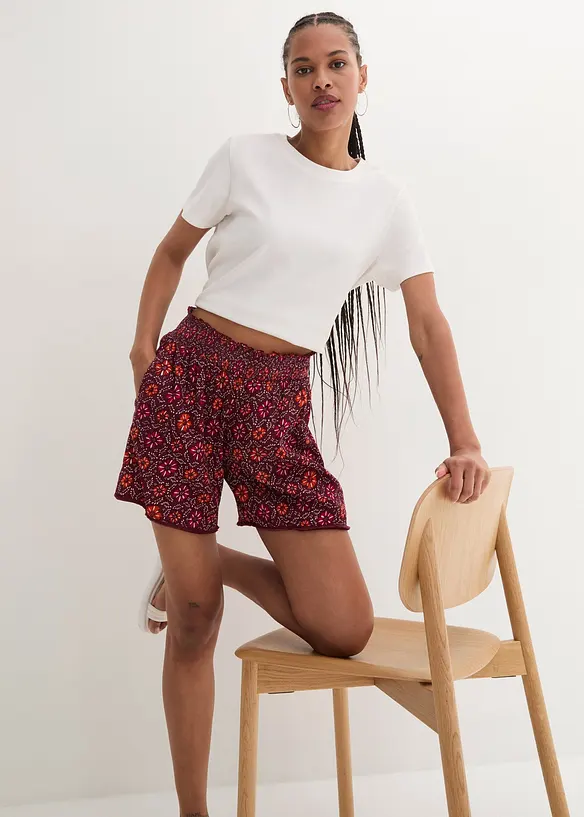 Krinklade shorts med mönster och resår, bonprix