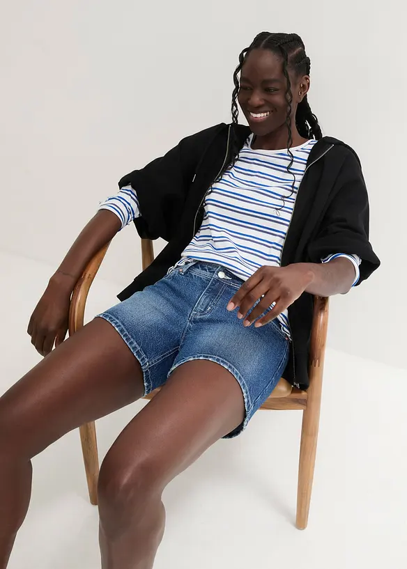 Stretchiga jeansshorts, Mid Waist, bonprix