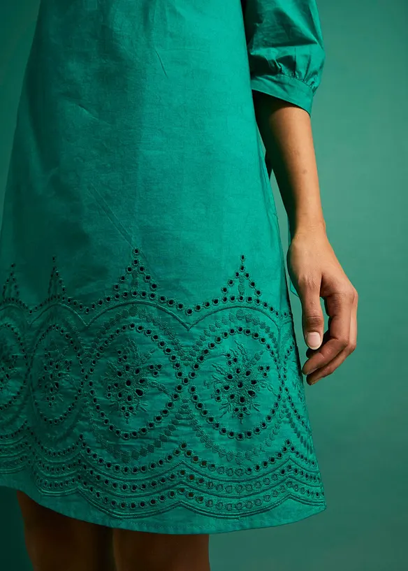 Off shoulder-klänning i ren bomull, bonprix
