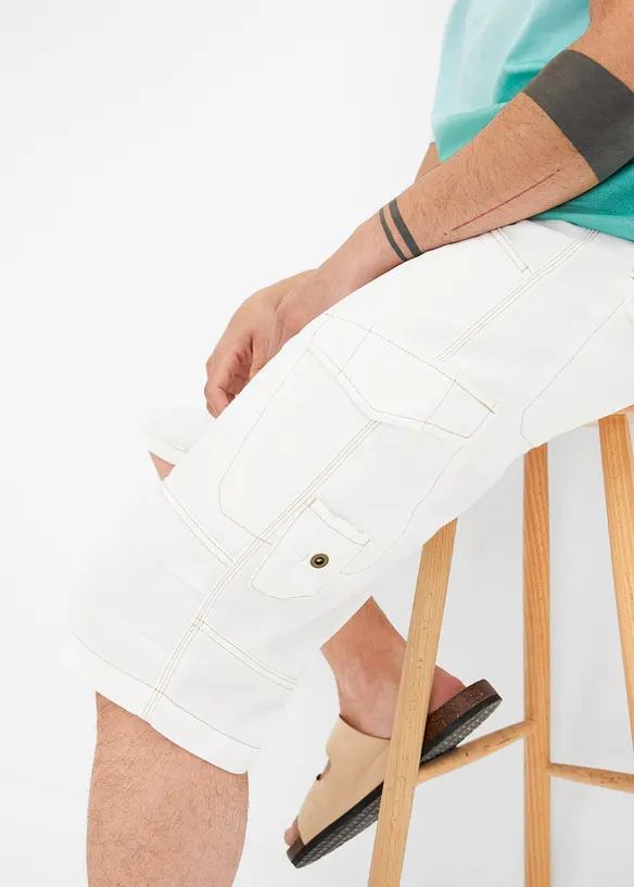 Långa jeansbermudas i cargomodell av tunt material, Relaxed Fit, bonprix