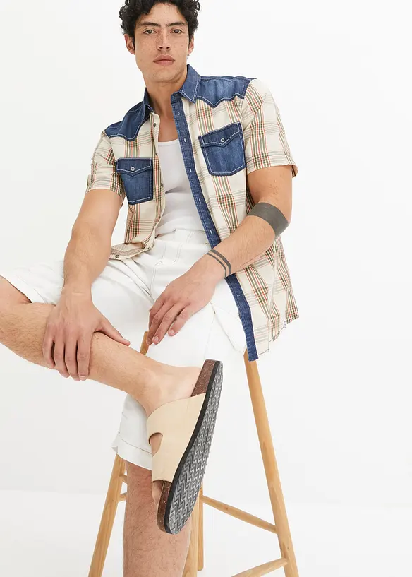 Kortärmad skjorta med denimbesättning, bonprix
