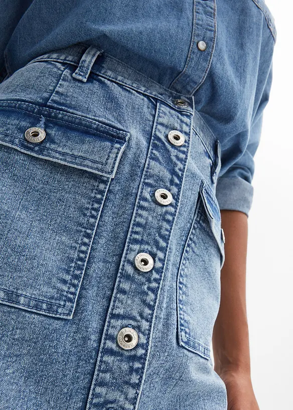 Jeanskjol med påsydda fickor, bonprix