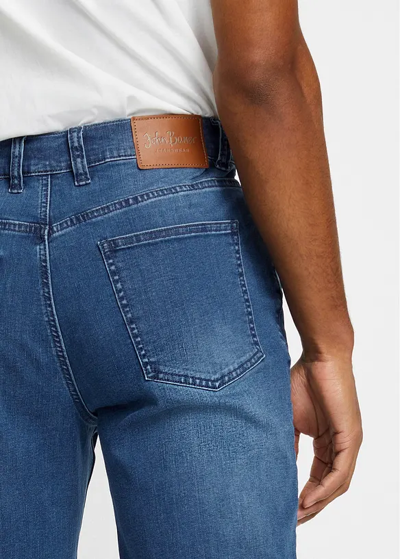Powerstretchjeans med T-400 och bekvämt snitt, klassisk passform, avsmalnande ben, bonprix