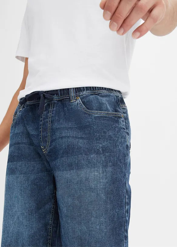 Dra på-bermudas i tunn denim, Slim Fit, bonprix