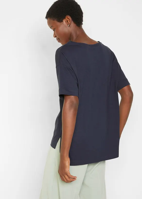 T-shirt gjord av bomull i oversizemodell med slits i sidan, bonprix