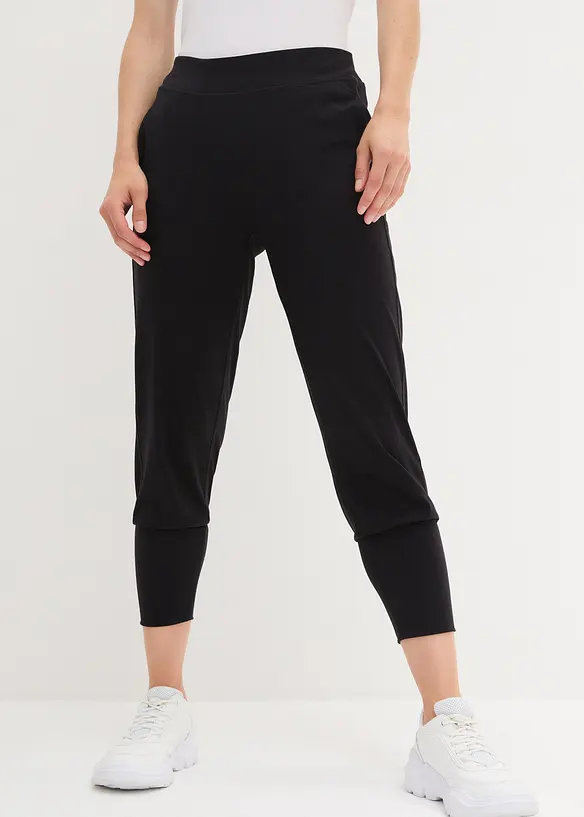 Extra mjuk haremsbyxa i caprimodell, bonprix
