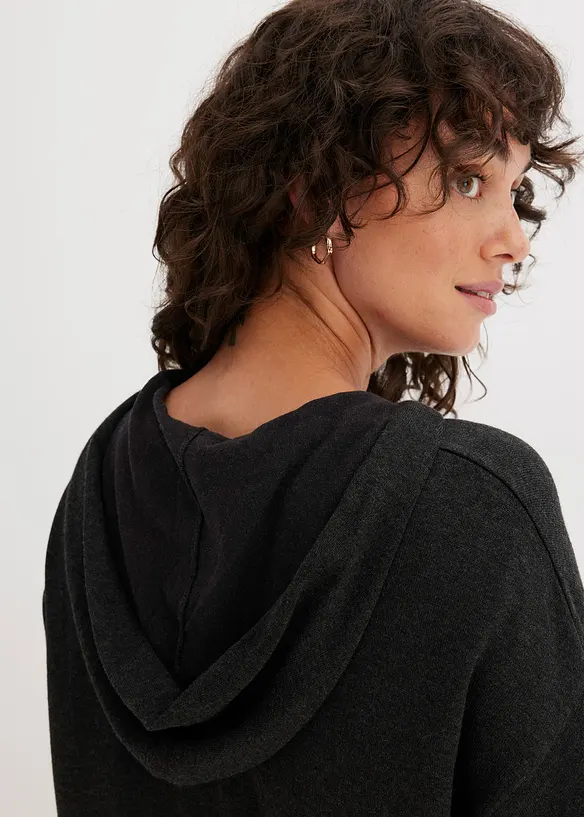 Stickad hoodie med känguruficka i viskosmix, bonprix