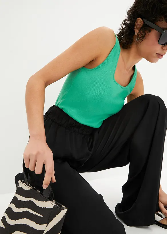 Lätt, böljande palazzobyxa i lång modell med hög midja och bekväm linning, bonprix