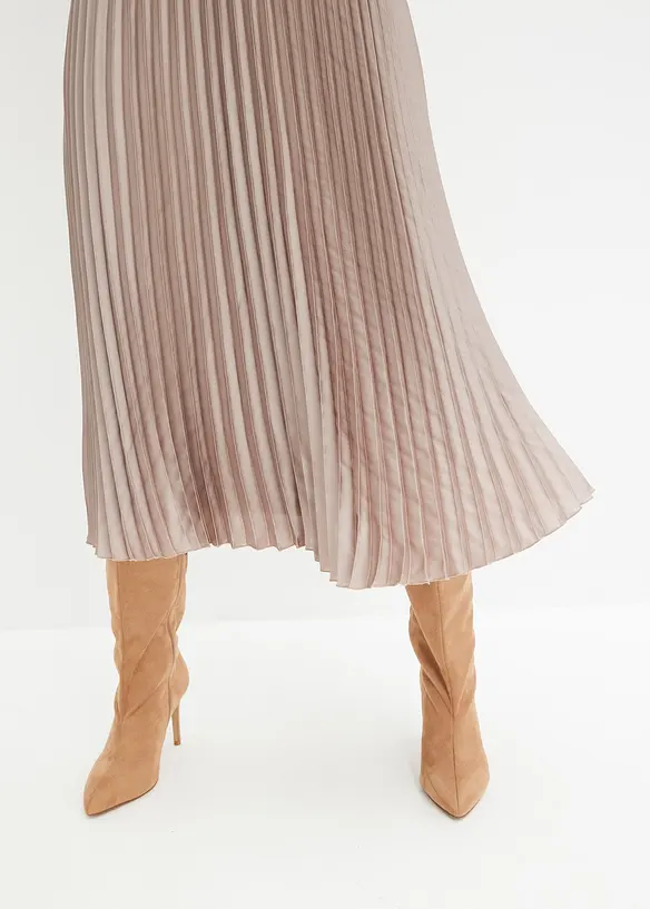 Plisserad kjol i fin satin, bonprix