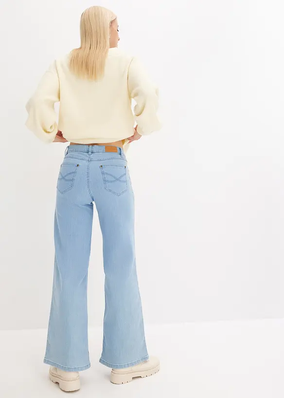 Stretchjeans med medelhög midja och vida ben, bonprix