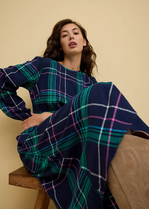 Smockad flanellklänning, bonprix