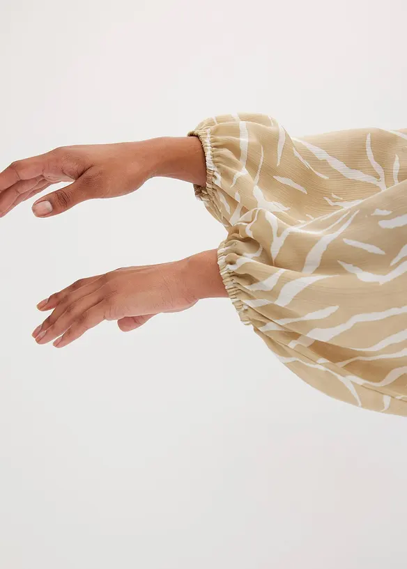 Blustunika i mönstrad satin, bonprix