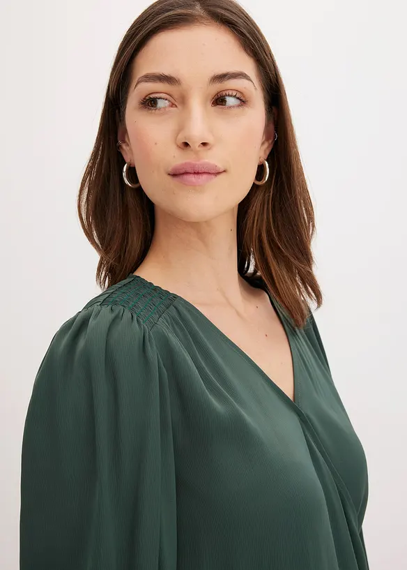 Blustunika i böljande satin, bonprix