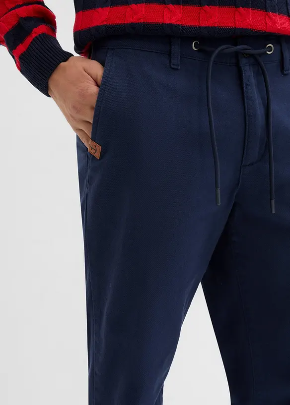 Chinos i ren bomull med raka ben, Relaxed Fit, bonprix