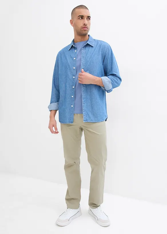 Stretchiga chinos med skärp och normal passform, raka ben, bonprix