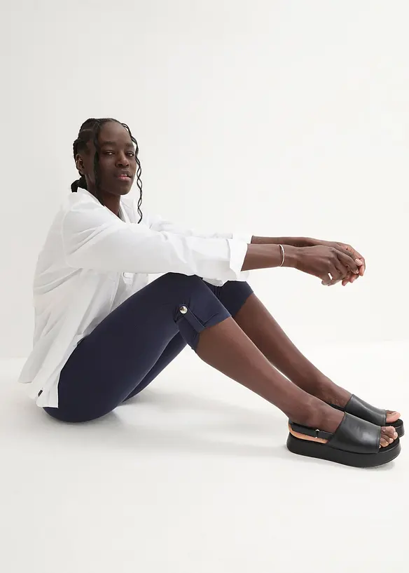 Caprileggings med knapp i ekologisk bomull, bonprix