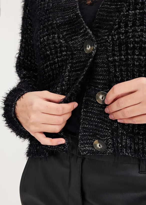 Stickad kofta i oversizemodell med bandgarn, bonprix