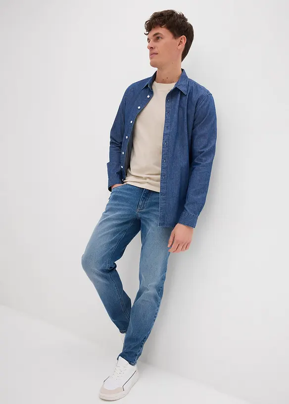 Stretchjeans i kraftig denim med avsmalnande ben, Relaxed Fit, bonprix