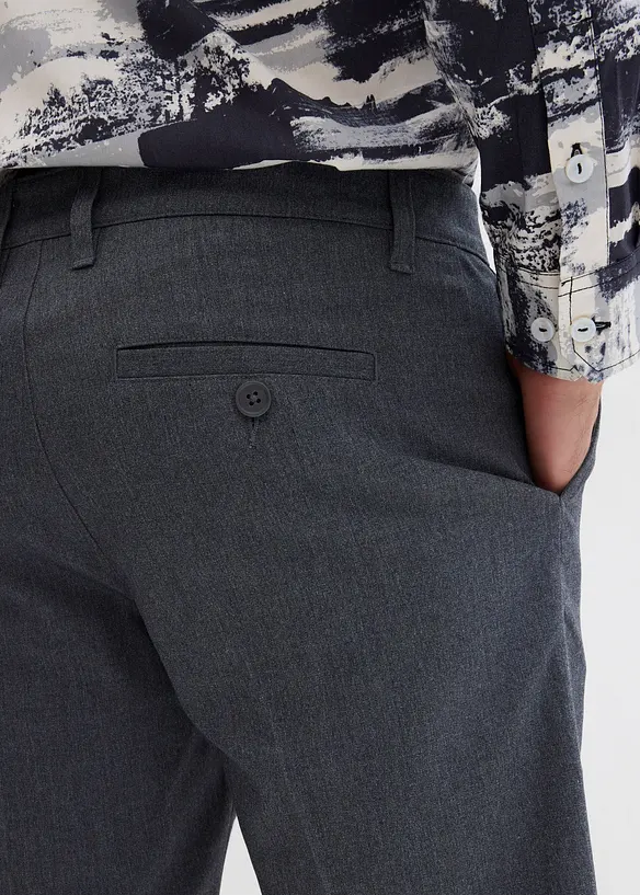 Bermudas i chinosmodell med pressveck, Relaxed Fit, bonprix