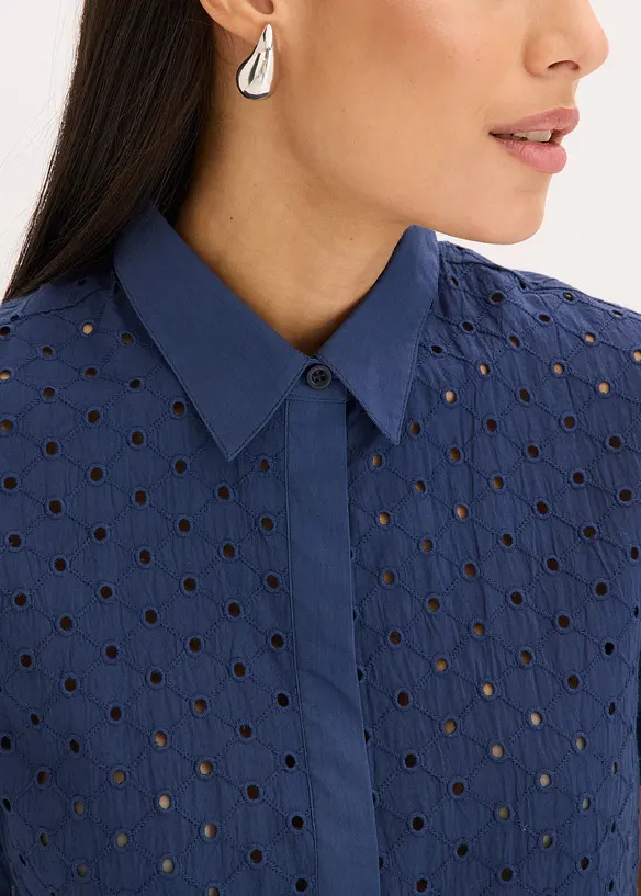 Blus med hålbroderi, bonprix