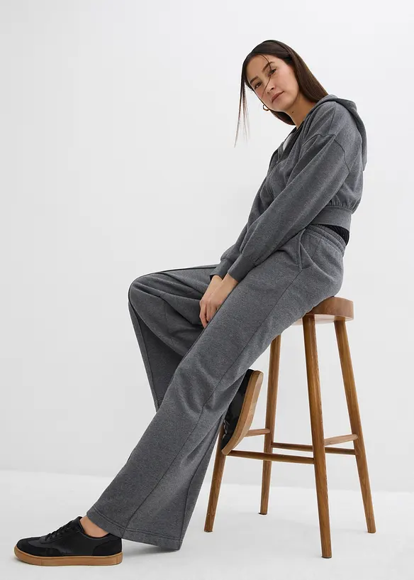 Joggingbyxa i ledig modell, bonprix
