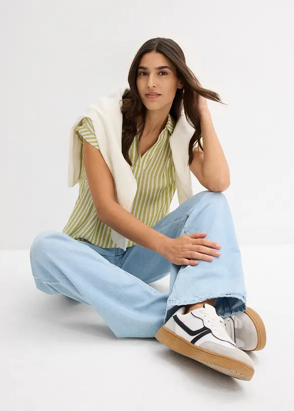 Kortärmad blus i följsam viskos, bonprix