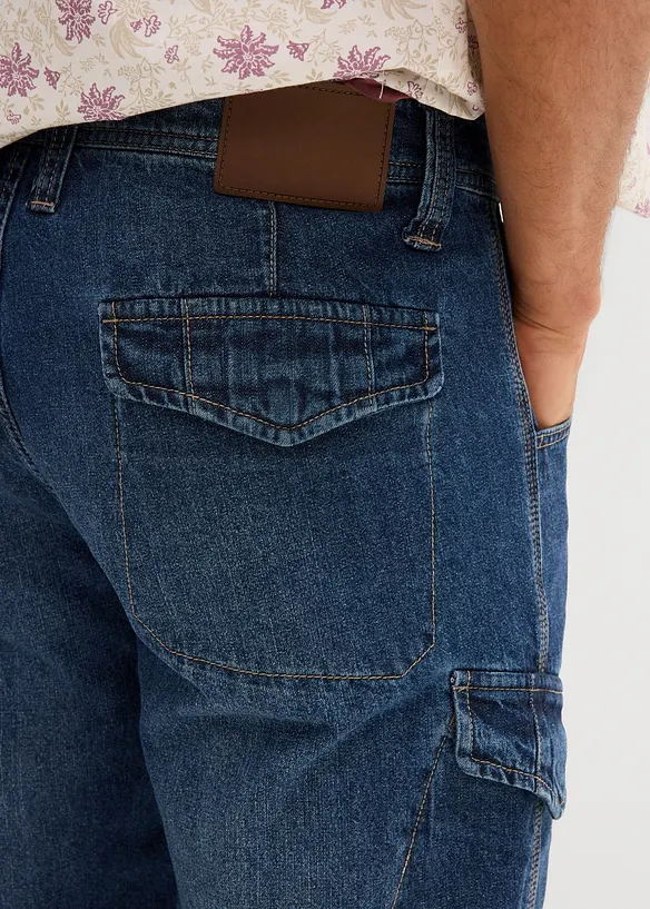 Långa jeansbermudas i cargomodell av tunt material, Relaxed Fit, bonprix