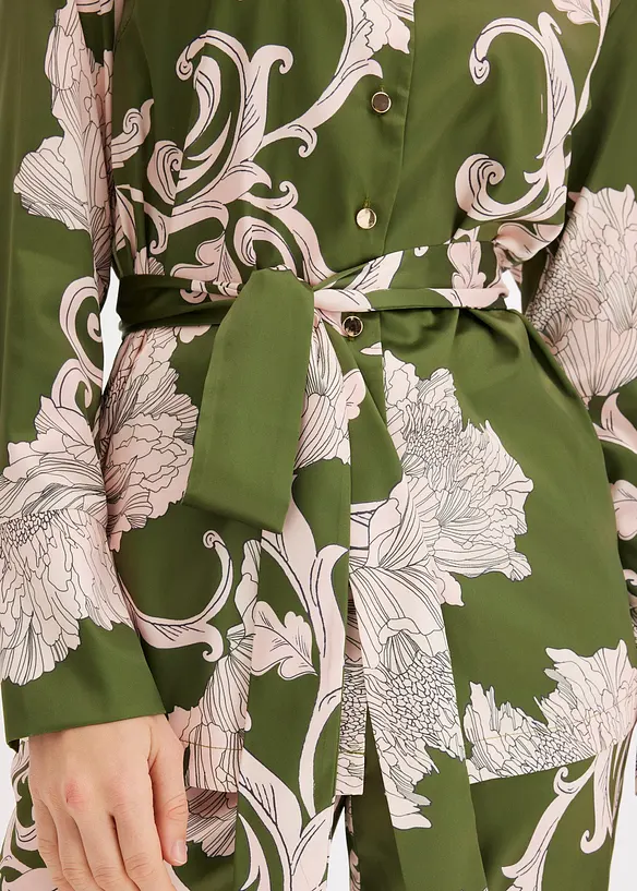 Blus av mönstrad satin, bonprix