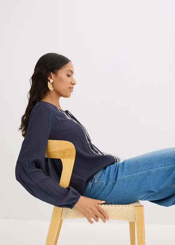 Blus med broderi, bonprix
