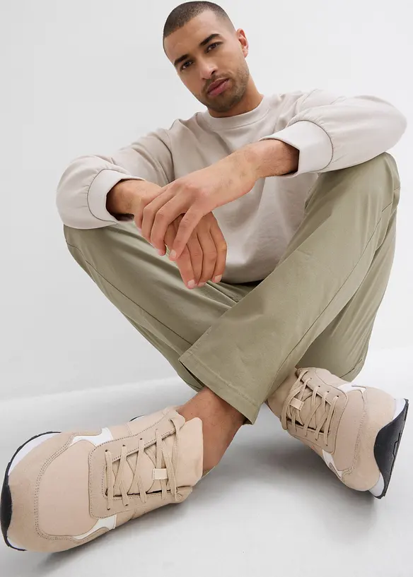 Stretchig dra på-byxa, normal passform, raka ben, bonprix