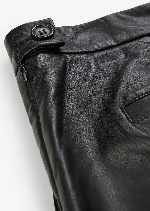 Skinnshorts av lammnappa, bonprix