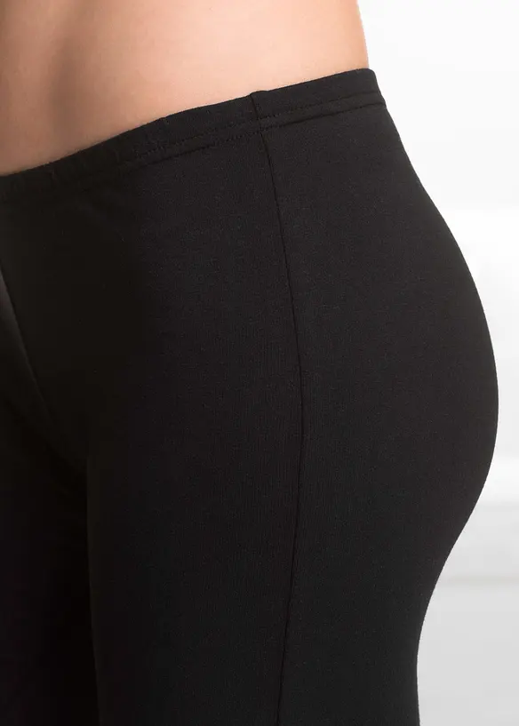 En förmånlig förpackning med boxertrosor med långa ben i ett mjukt material, bonprix