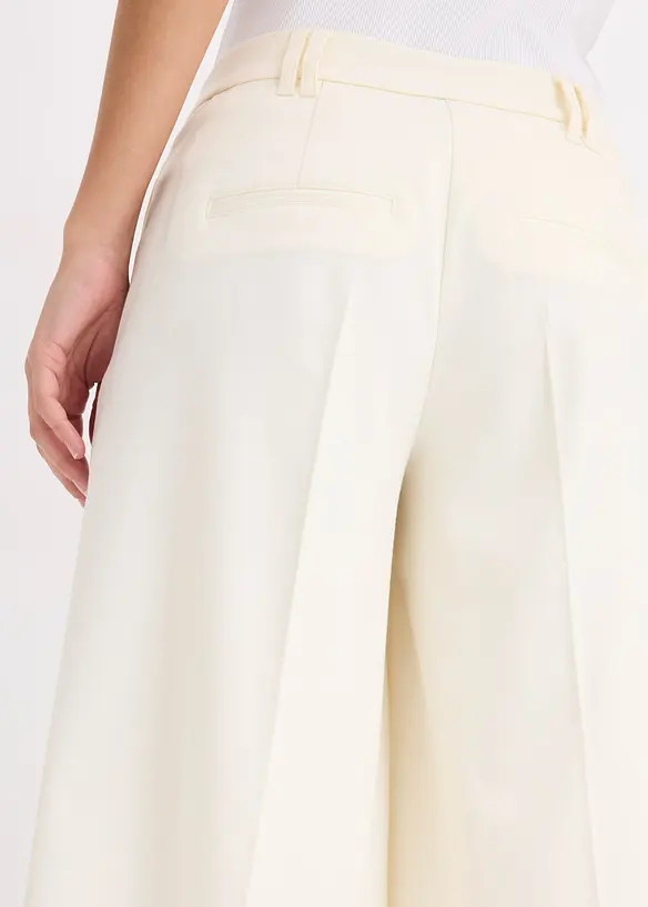 Eleganta shorts, bonprix