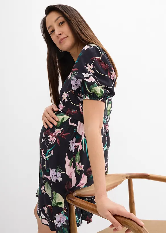 Mamma-/amningsblusklänning i böljande viskos, bonprix