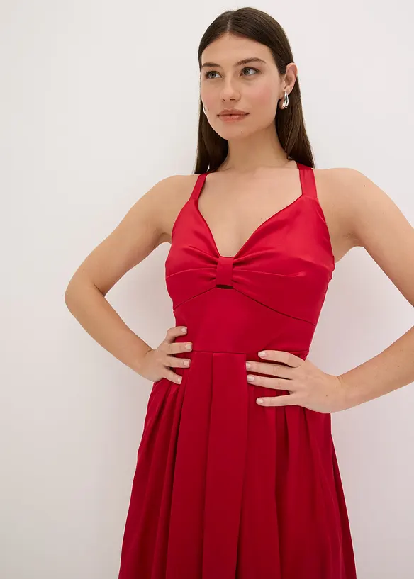 Miniklänning i glansig satin, bonprix