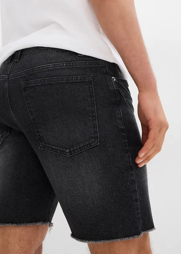 Långa jeansshorts med ofållade benslut, Relaxed Fit, bonprix