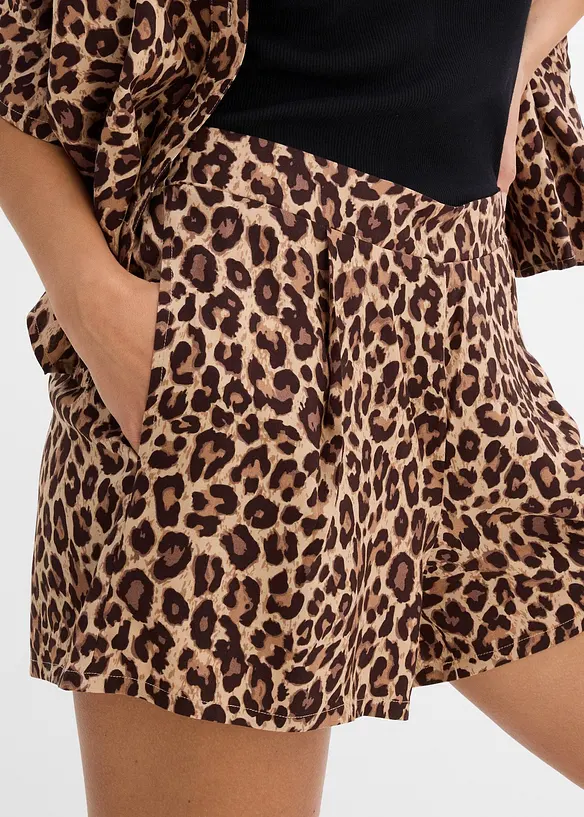 Shorts av mjuk viskos, bonprix