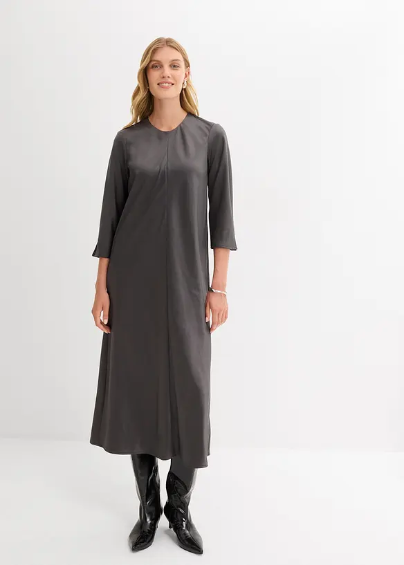 Klänning av glansig satin, bonprix