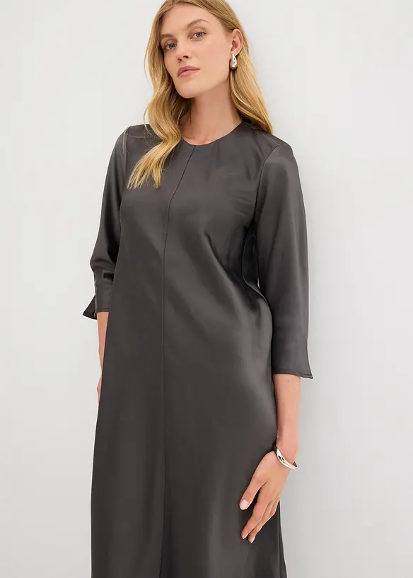 Klänning av glansig satin, bonprix