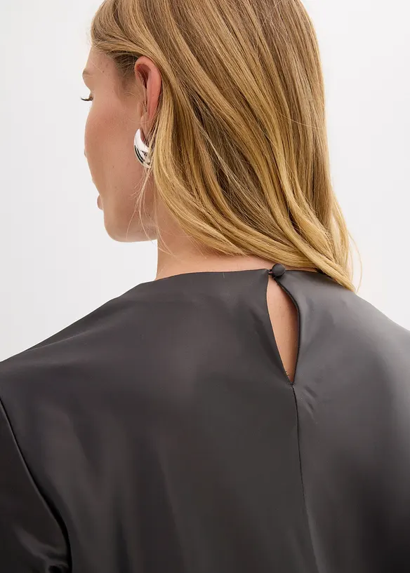 Klänning av glansig satin, bonprix