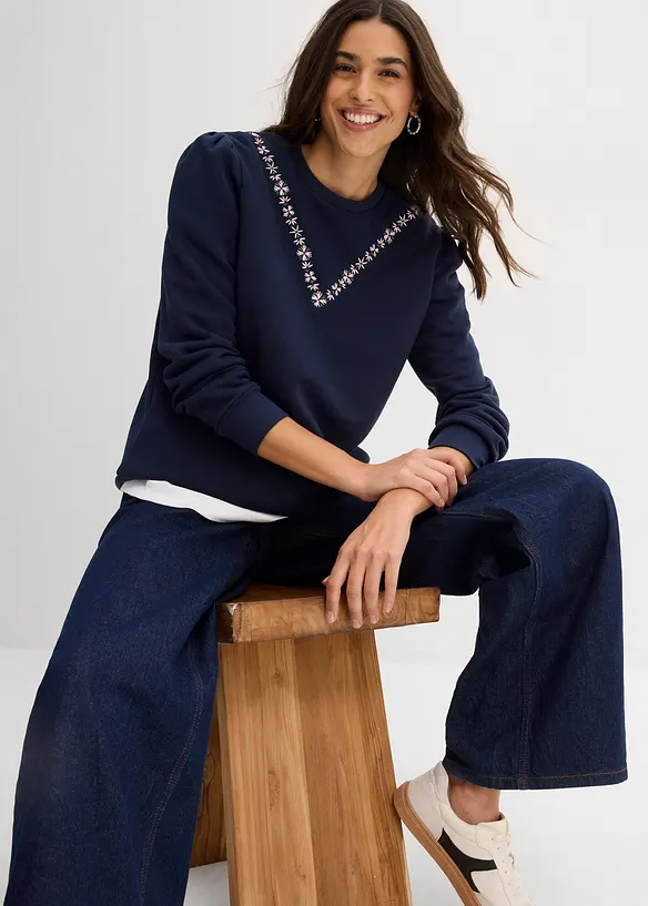 Sweatshirt med broderi i bomullsmix, bonprix