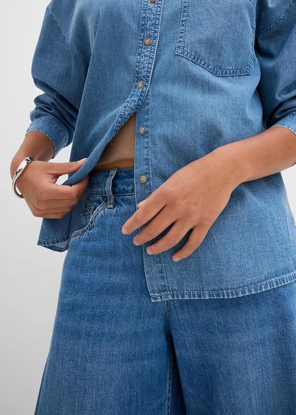 Jeansskjorta i oversizemodell, ekologisk bomull, bonprix