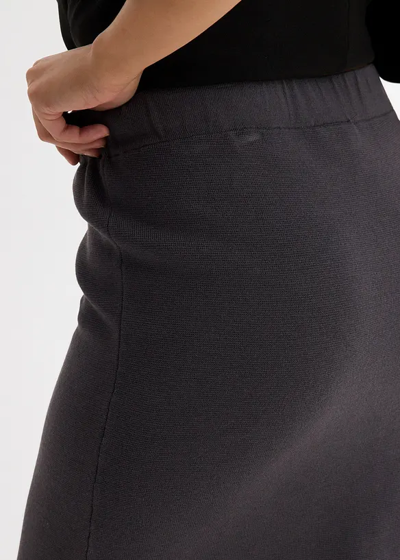 Stickad kjol av viskosmix, bonprix